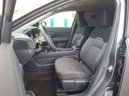 Used 2025 Nissan Kicks SV w/ Charging Package FWD image 14