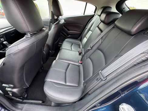 Used 2018 MAZDA MAZDA3 Touring image 17