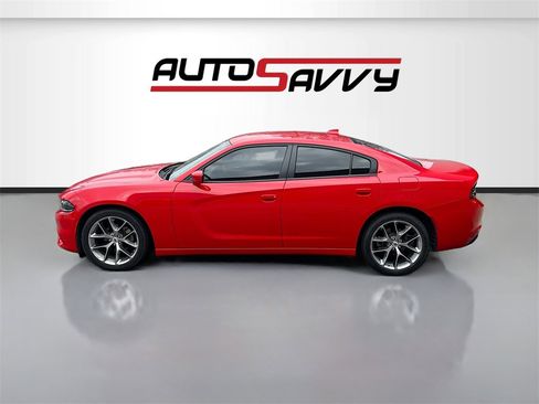 Used 2022 Dodge Charger SXT w/ Plus Group image 4