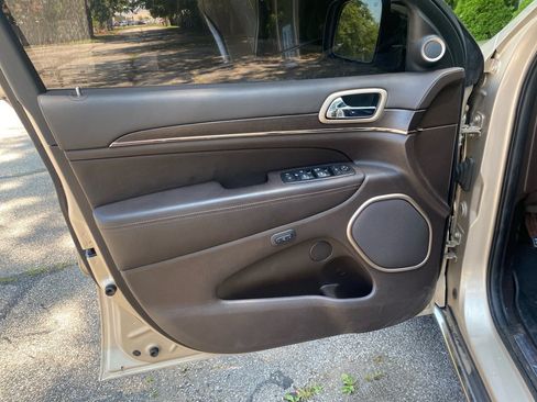 Used 2014 Jeep Grand Cherokee Summit AWD/4WD image 11