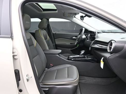 New 2026 Chevrolet Trax ACTIV w/ Sunroof Package FWD image 44