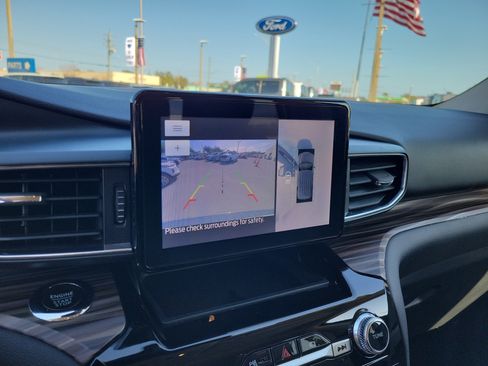 Certified 2023 Ford Explorer Limited image 18