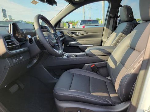 New 2027 Chevrolet Traverse LT w/ Sun and Wheel Package AWD/4WD image 8