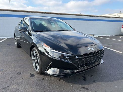 Used 2023 Hyundai Elantra Limited image 7