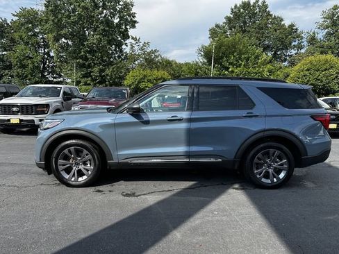 Certified 2025 Ford Explorer Active w/ Active Comfort Package AWD/4WD image 8
