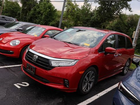 Used 2023 Honda Odyssey Touring image 4