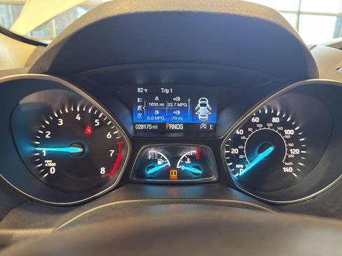 Used 2018 Ford Escape SE FWD image 16