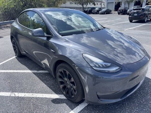 Used 2021 Tesla Model Y Long Range image 3