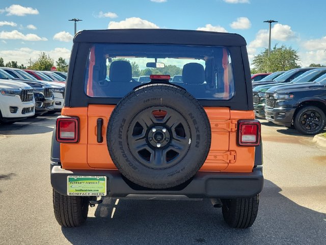 Used 2025 Jeep Wrangler Sport AWD/4WD image 5