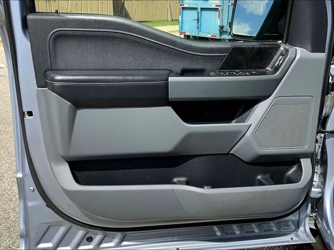 Used 2022 Ford F150 Lightning XLT AWD/4WD image 21