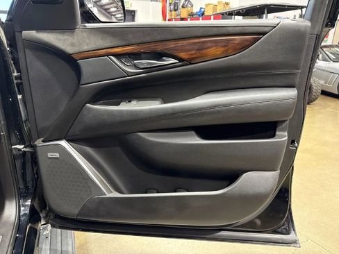 Used 2015 Cadillac Escalade Premium RWD image 14