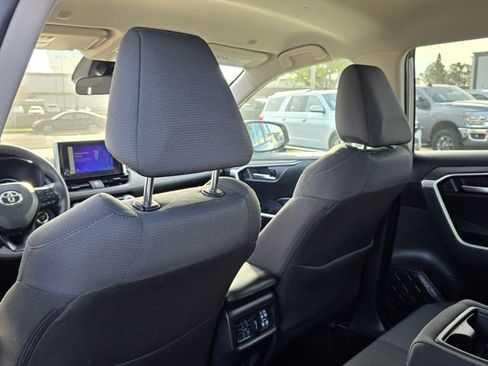 Used 2025 Toyota RAV4 XLE image 18