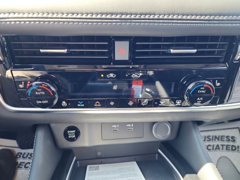 New 2026 Nissan Rogue Platinum image 17