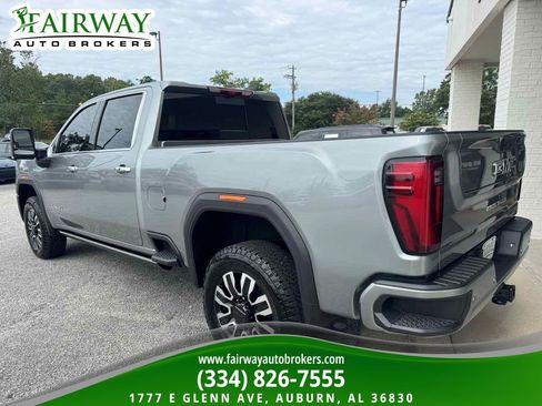 Used 2025 GMC Sierra 2500 Denali Ultimate w/ Max Trailering Package AWD/4WD image 8