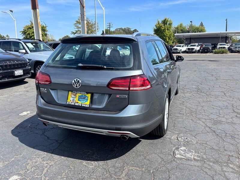 Used 2019 Volkswagen Golf Alltrack S AWD/4WD image 5