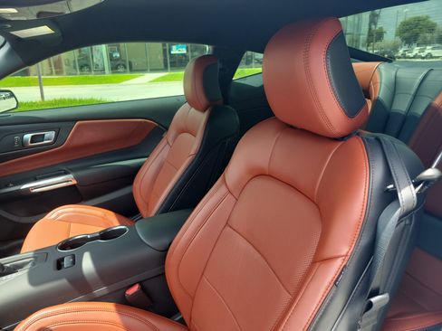 Used 2025 Ford Mustang Premium RWD image 16