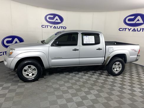 Used 2011 Toyota Tacoma 4x4 Double Cab w/ TRD Off-Road Pkg image 6