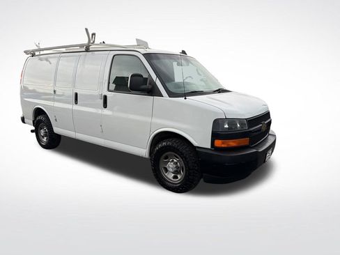 Used 2019 Chevrolet Express 2500 w/ Driver Convenience Package RWD image 7