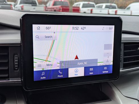 Certified 2022 Ford Explorer XLT w/ Equipment Group 202A image 23