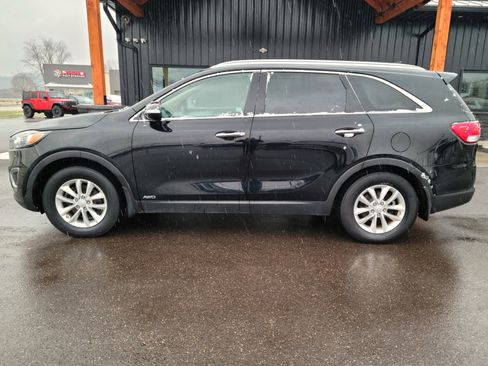 Used 2018 Kia Sorento AWD image 25