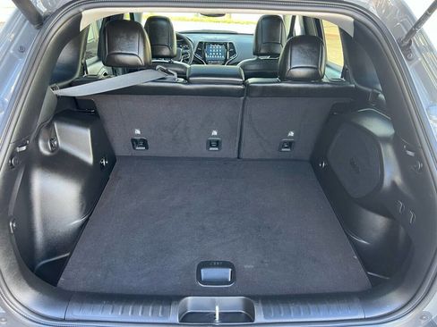 Used 2021 Jeep Cherokee Limited image 32