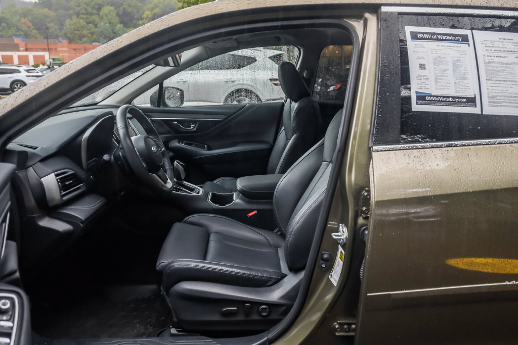 Used 2025 Subaru Outback Limited AWD/4WD image 25