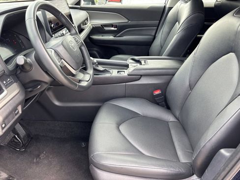 Used 2025 Toyota Grand Highlander FWD image 14