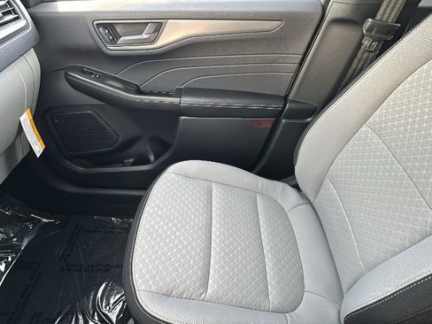 New 2026 Ford Escape Active w/ Tech Pack #1 AWD/4WD image 12