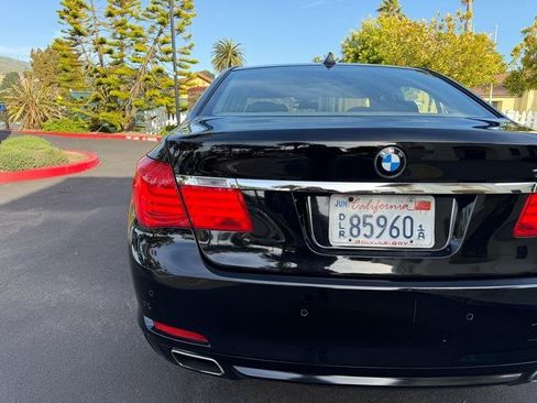 Used 2009 BMW 750i RWD image 23