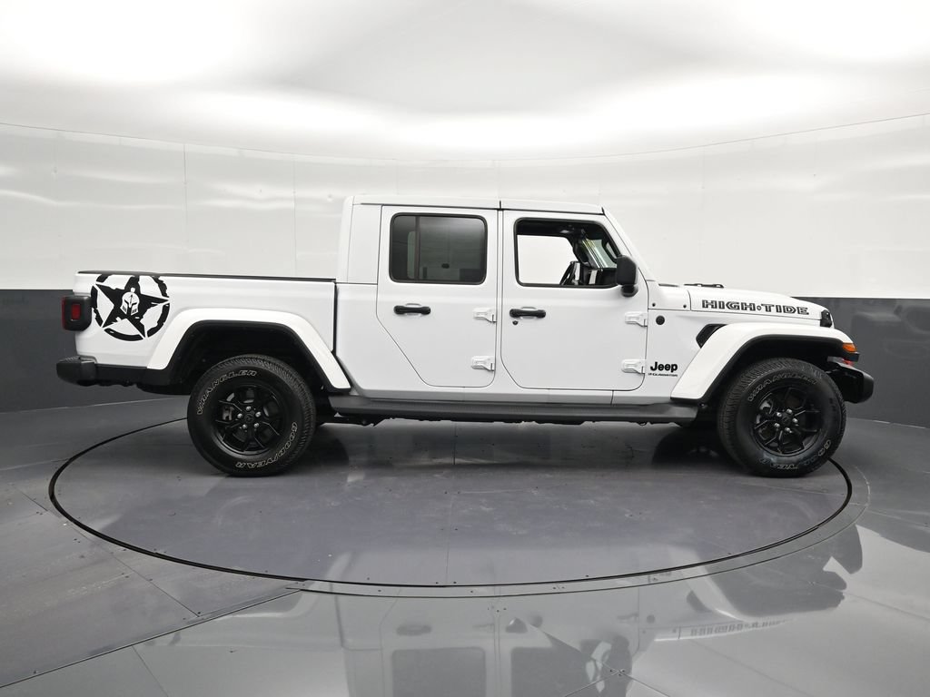 Used 2025 Jeep Gladiator Sport AWD/4WD image 4