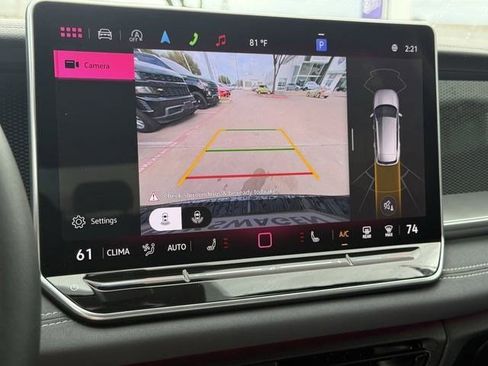 Used 2025 Volkswagen Tiguan SE FWD image 16