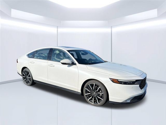Used 2024 Honda Accord Touring image 8