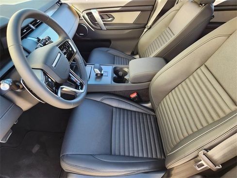 New 2026 Land Rover Discovery Sport Landmark image 9