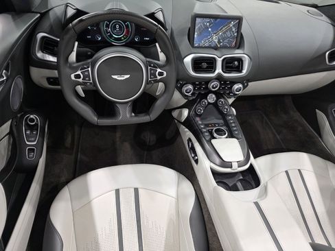 Used 2023 Aston Martin V8 Vantage Roadster image 10