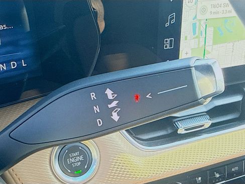 Used 2025 Chevrolet Equinox ACTIV w/ Safety and Technology Package image 15