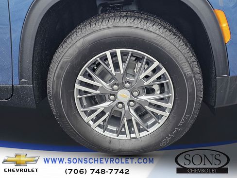 New 2026 Chevrolet Traverse LT w/ Driver Confidence Package image 9
