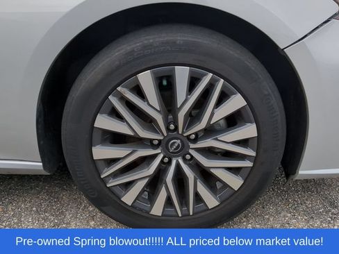 Used 2024 Nissan Altima 2.5 SV FWD image 13