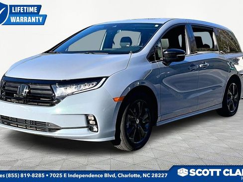 Used 2023 Honda Odyssey Sport image 3