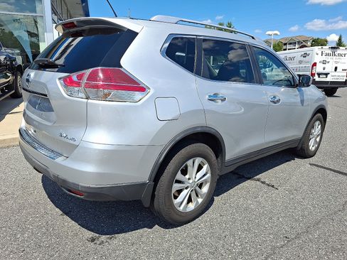 Used 2016 Nissan Rogue SV AWD/4WD image 7