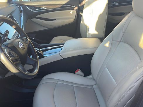 Used 2020 Buick Enclave Premium w/ Sun and Sites Package image 9