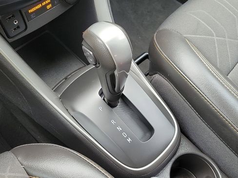 Used 2019 Chevrolet Trax LT w/ LT Convenience Package image 12