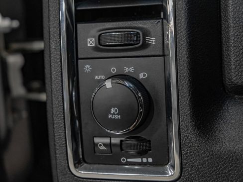 Used 2016 RAM 3500 Laramie image 29