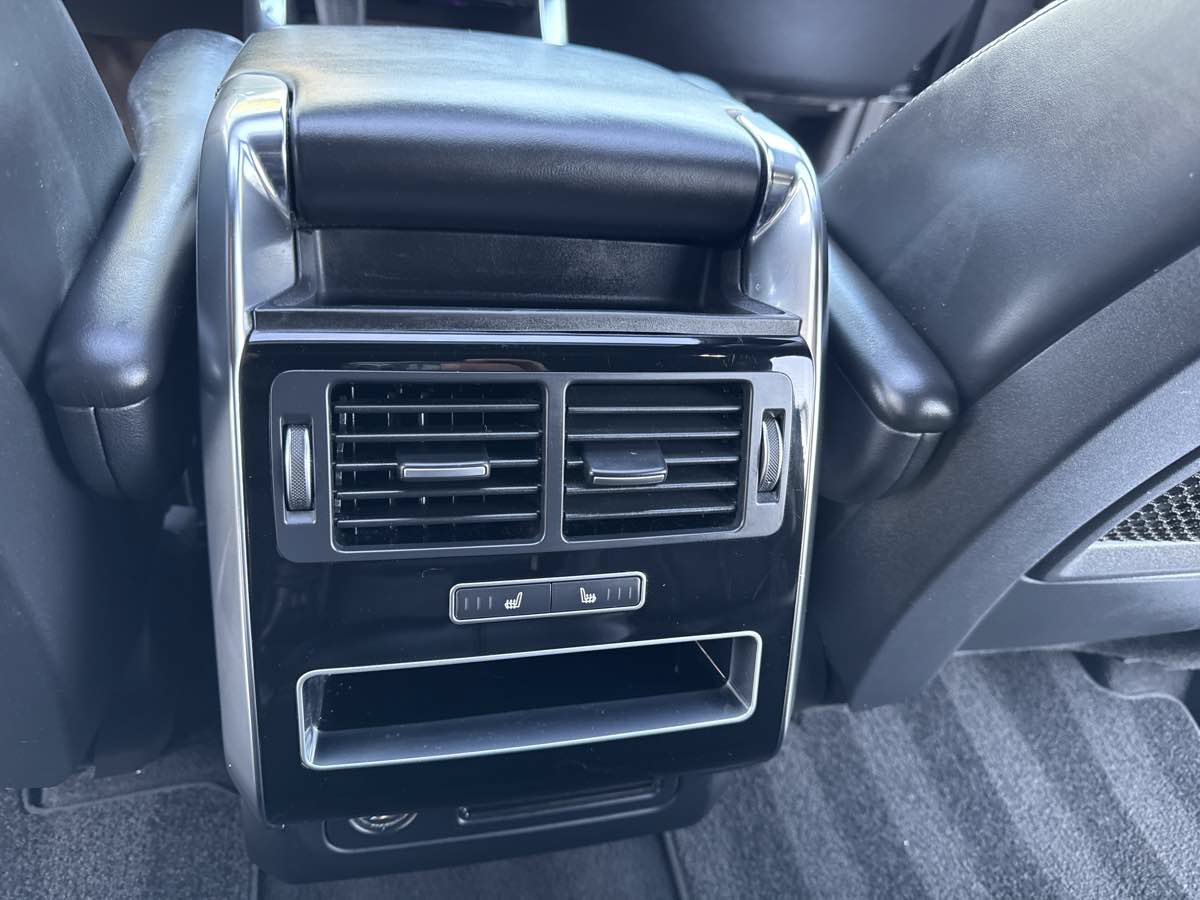 Used 2016 Land Rover Range Rover Sport HSE AWD/4WD image 28