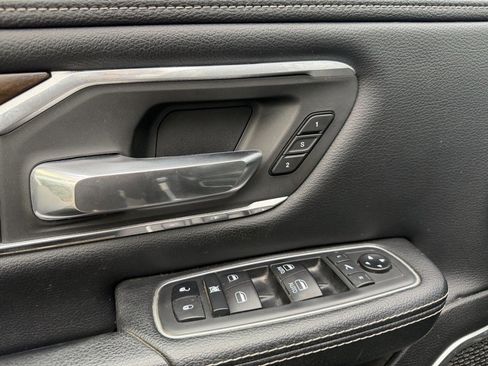 Used 2021 RAM 1500 Laramie image 12