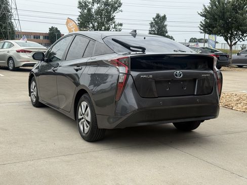 Used 2017 Toyota Prius Four w/ Advanced Technology Package FWD image 5