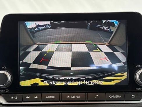 Used 2025 Nissan Altima 2.5 SV FWD image 33