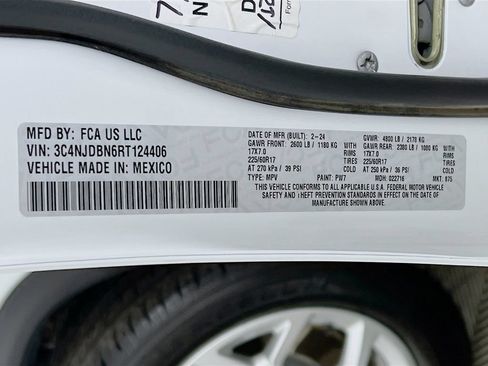 Used 2024 Jeep Compass Latitude AWD/4WD image 29