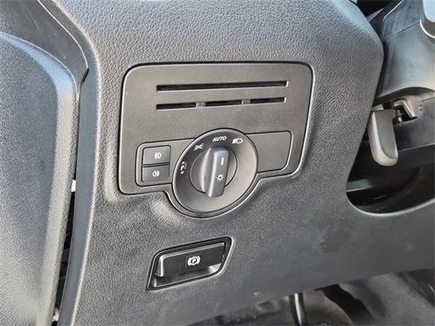 Used 2023 Mercedes-Benz Metris Passenger image 23