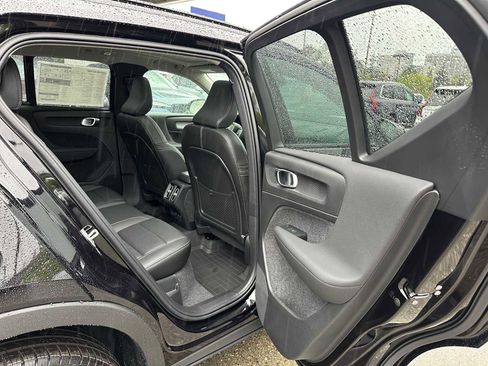New 2026 Volvo XC40 B5 Ultra w/ Climate Package AWD/4WD image 13