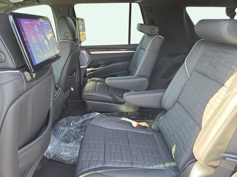 New 2026 Cadillac Escalade Platinum Sport w/ LPO, ONYX Package image 15